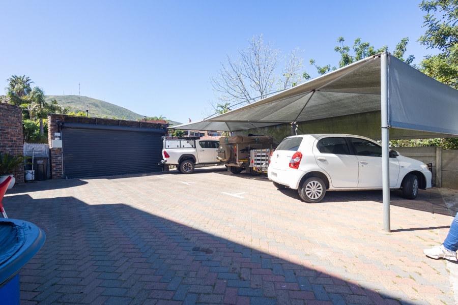 10 Bedroom Property for Sale in Plattekloof Western Cape